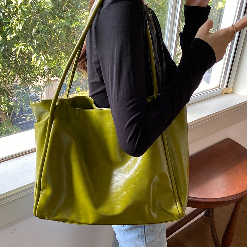 Przenośna torba na ramię z tek – Luxury Bags Green recenzja i cena