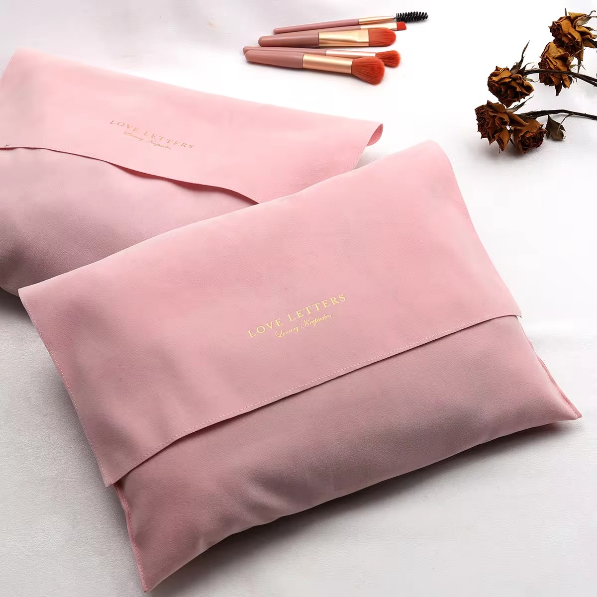 Luksusowa aksamitna koperta z  – Luxury Bags Logo recenzja i cena